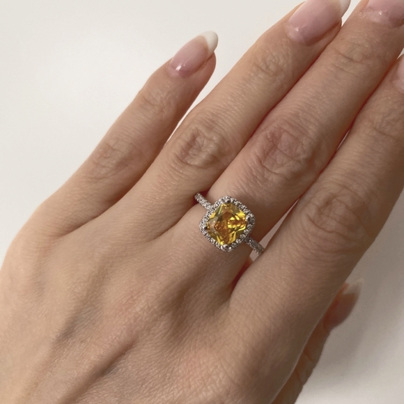 New Chic Rectangle Amber Color Diamond Ring - Picture 4 of 4